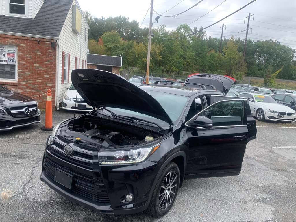 Used 2018 Toyota Highlander SE image 5