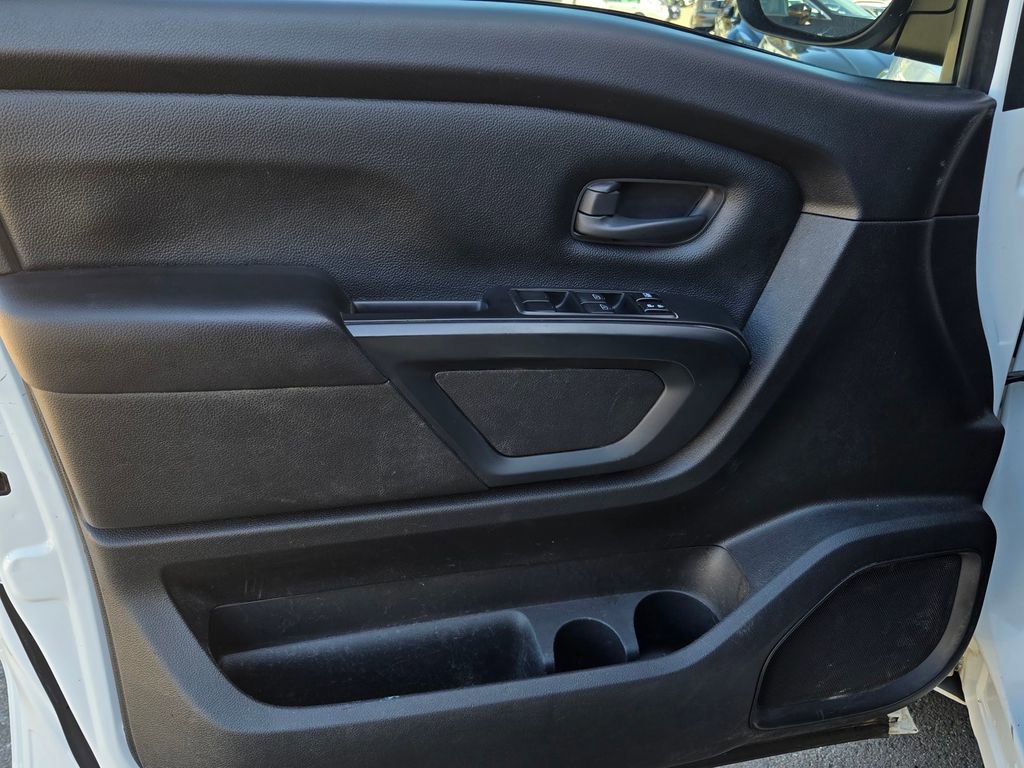 Used 2022 Nissan Titan S w/ S Utility Package image 10