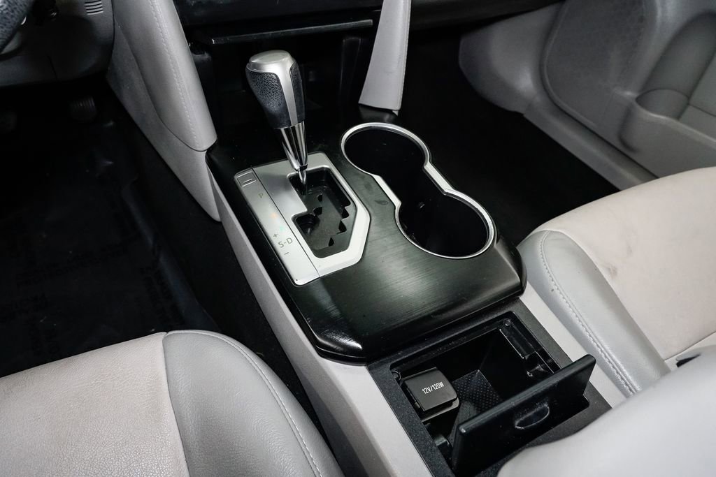 Used 2013 Toyota Camry LE image 18