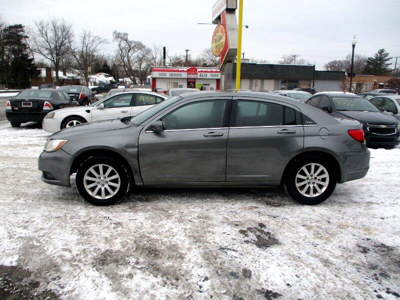 Used 2012 Chrysler 200 Touring image 4