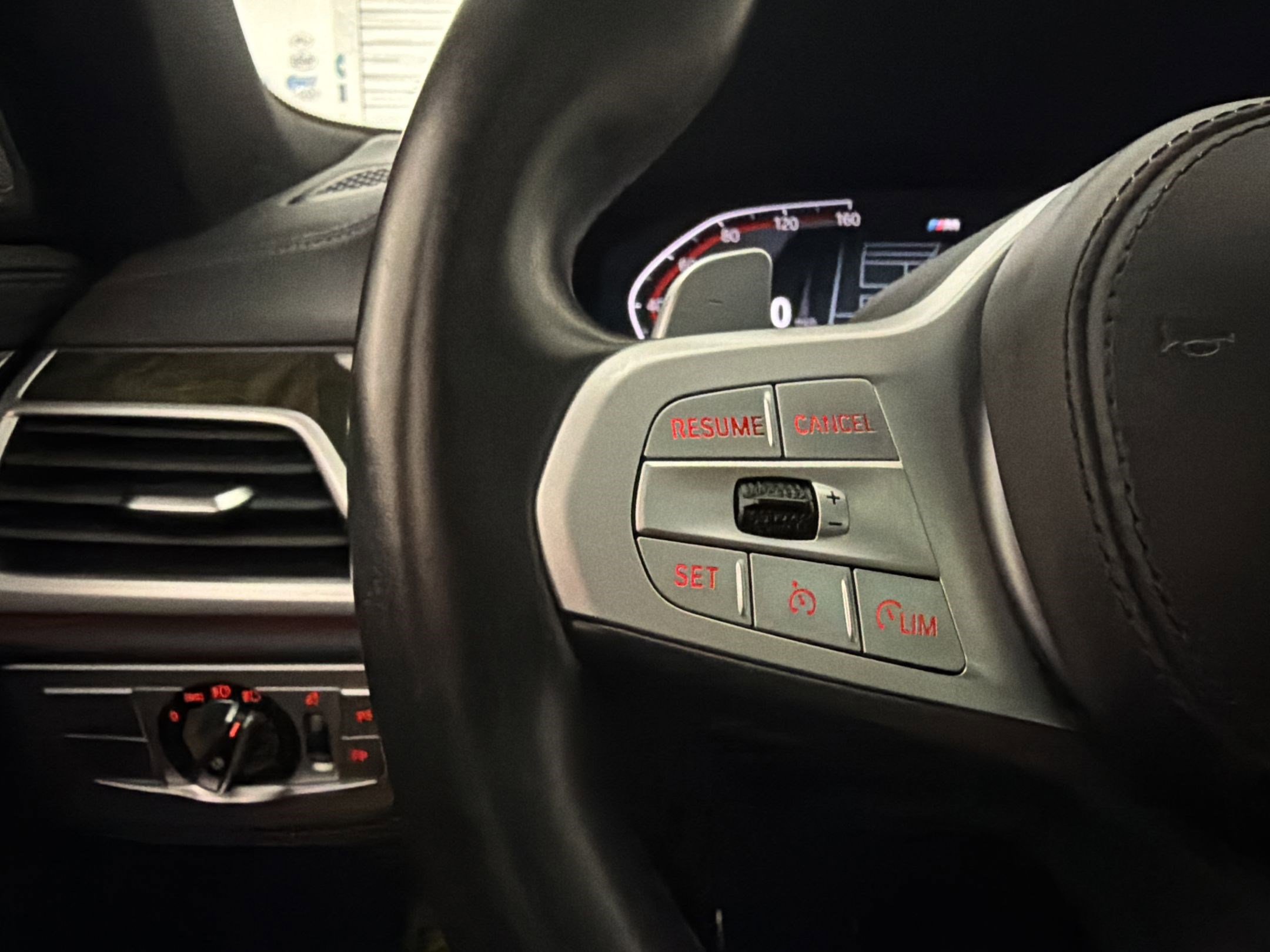 Used 2020 BMW 740i w/ M Sport Package RWD image 14