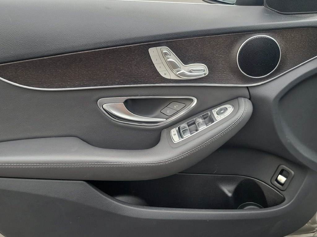 Used 2019 Mercedes-Benz C 300 Sedan image 20