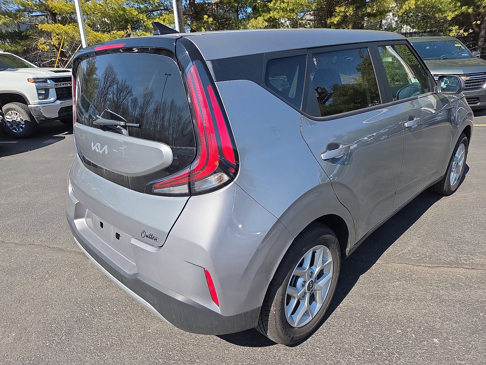 Used 2025 Kia Soul image 3