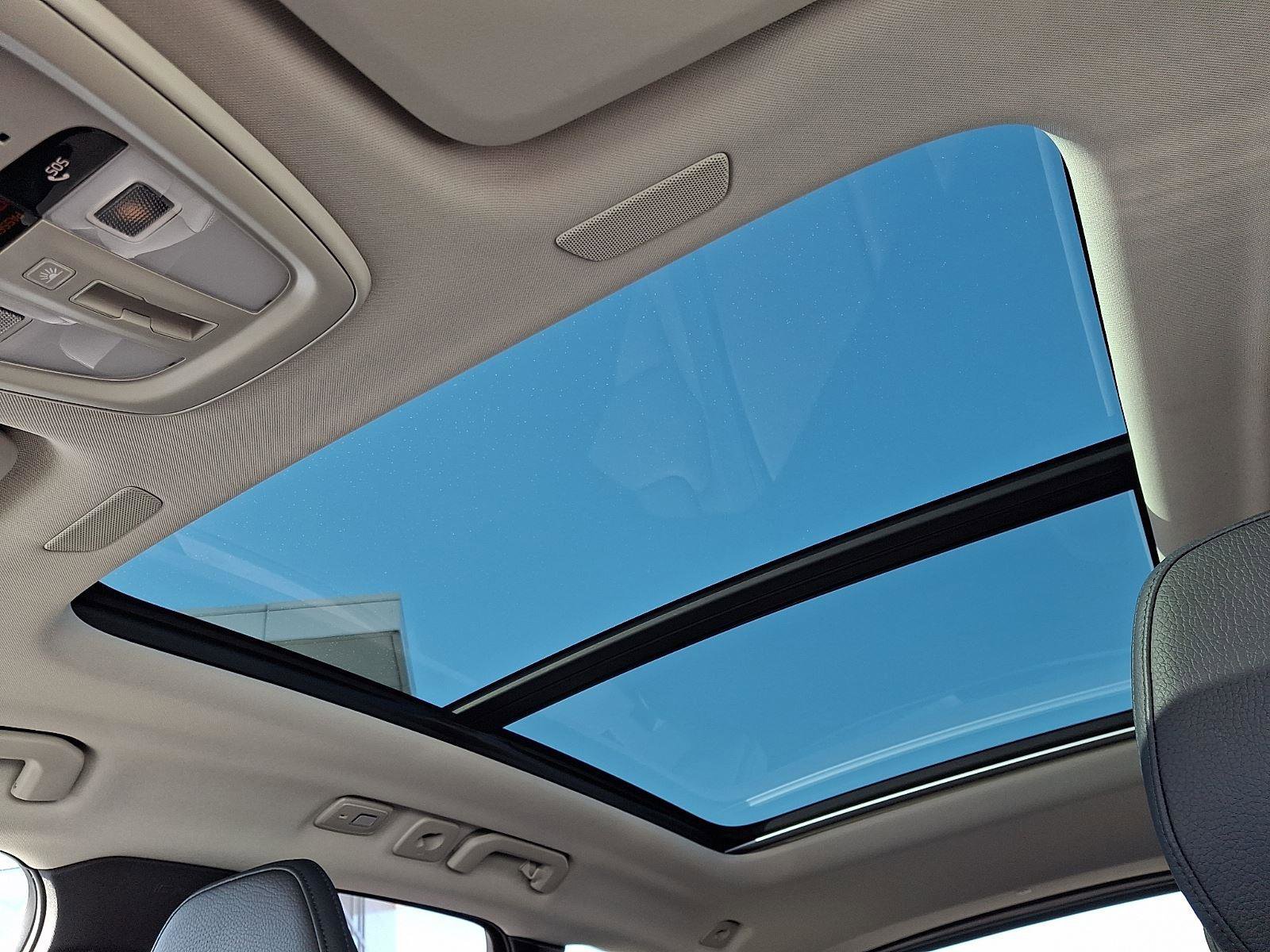 Certified 2023 Volvo XC60 B5 Plus w/ Protection Package Premier image 14