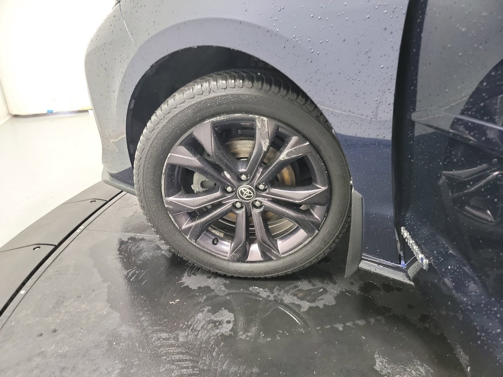 Used 2021 Toyota Sienna XSE w/ XSE Plus Package image 20