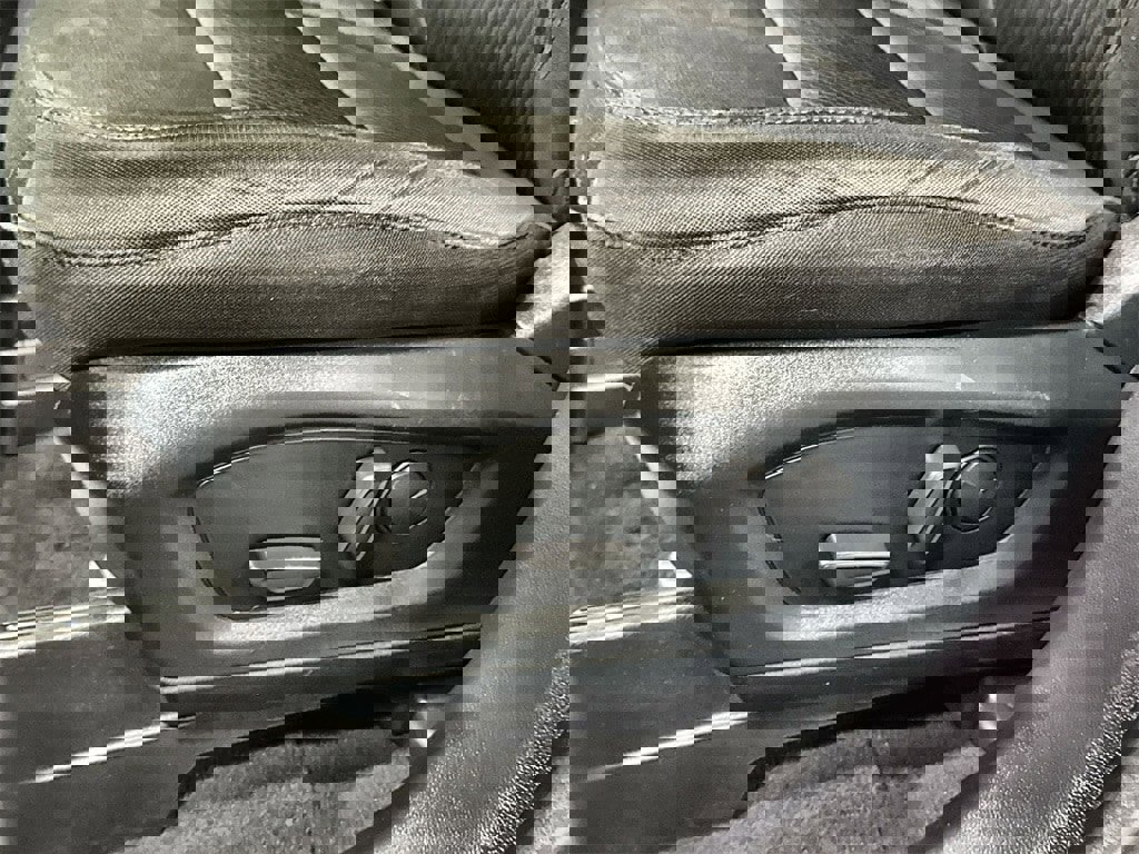 Used 2022 Ford Explorer XLT image 13