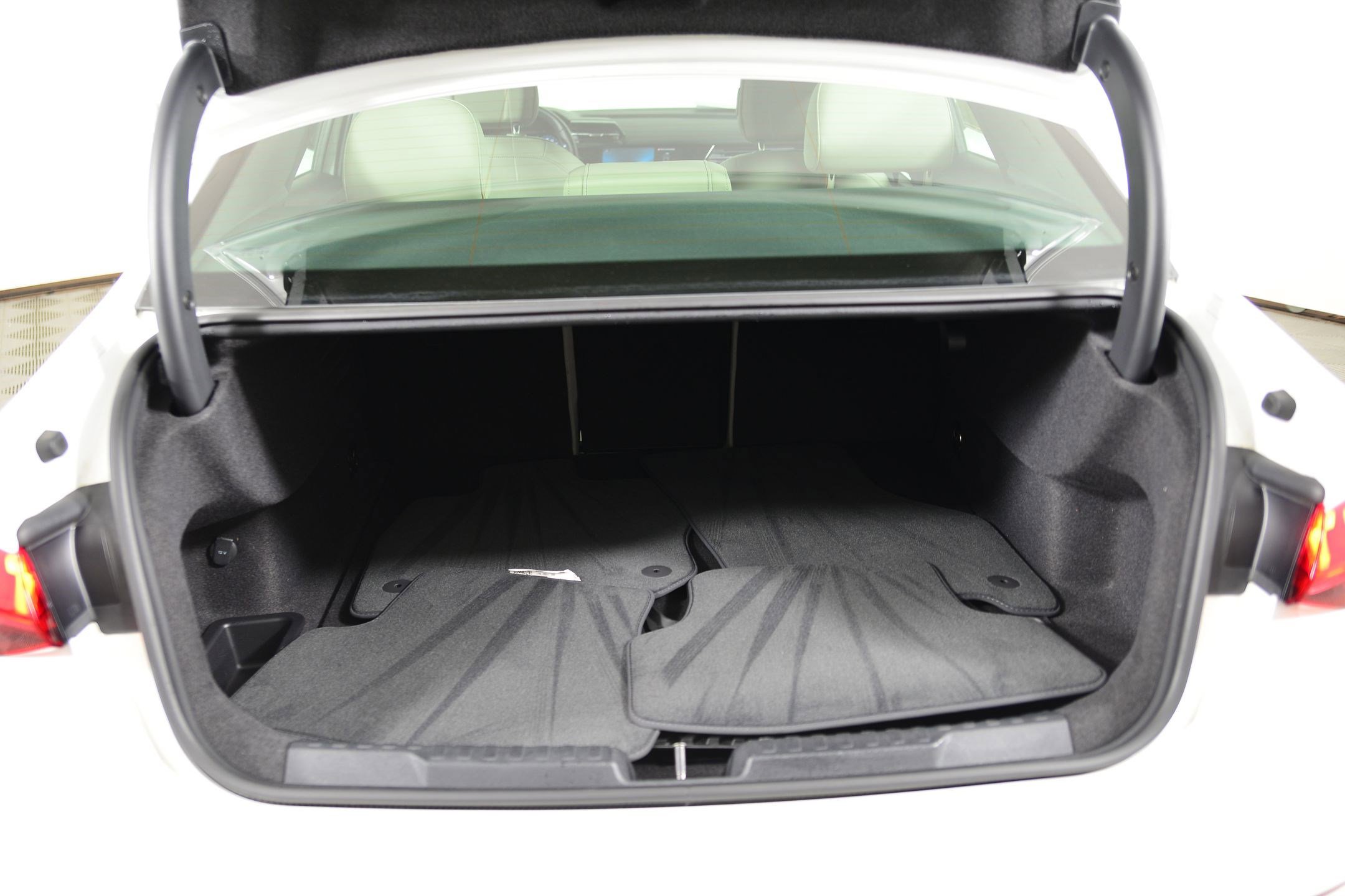 Used 2023 Audi A3 2.0T Premium w/ Convenience Package image 23