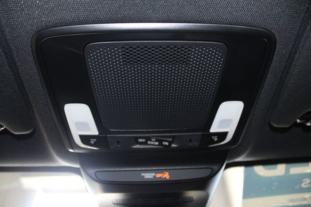 Used 2025 Honda HR-V Sport image 33