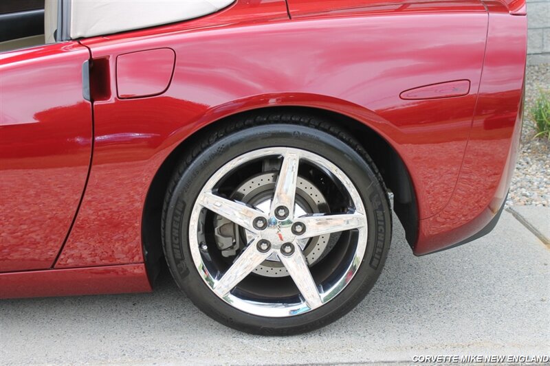 Used 2007 Chevrolet Corvette Convertible w/ Preferred Equipment Group RWD image 13