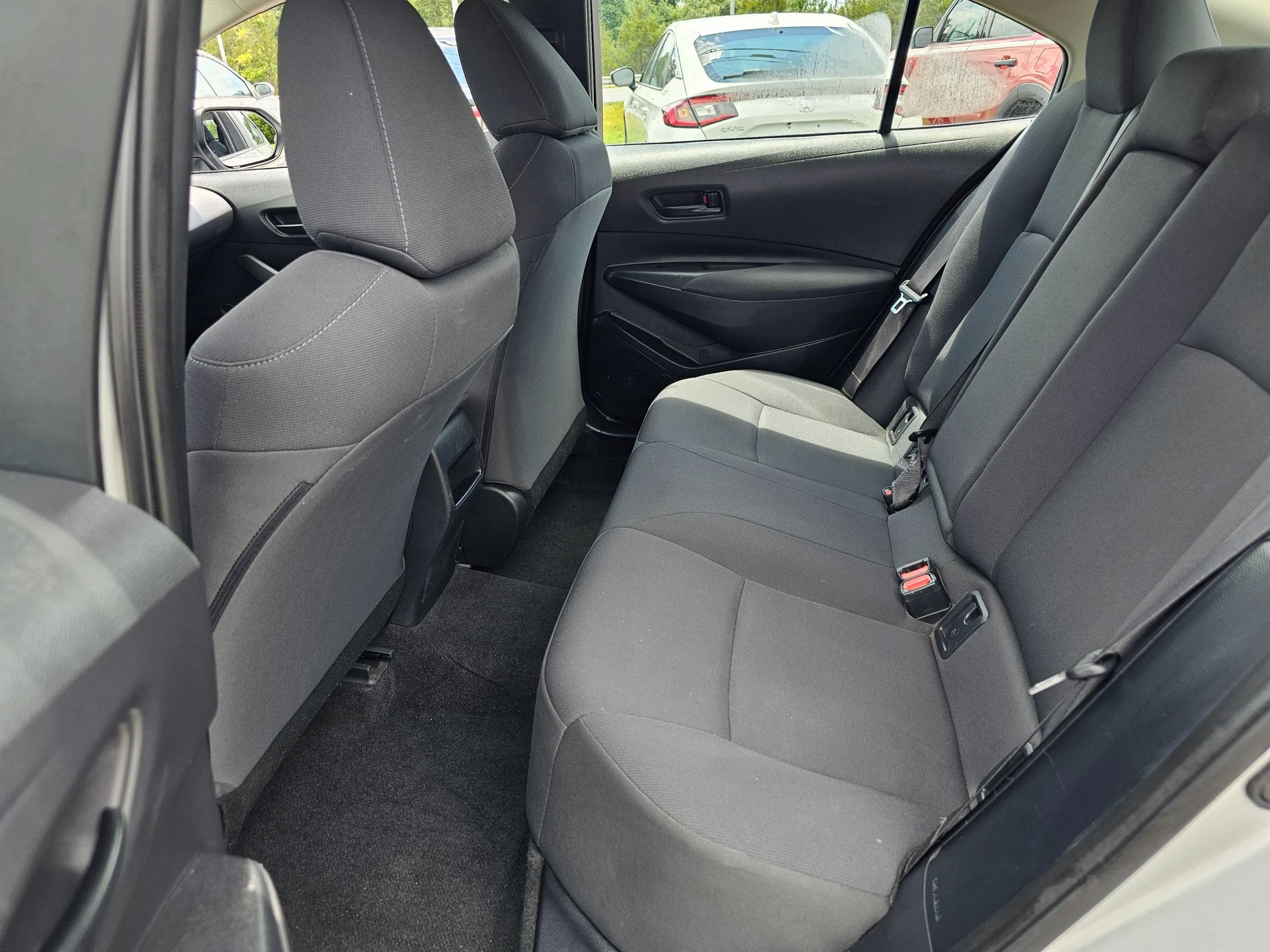 Used 2022 Toyota Corolla LE FWD image 5