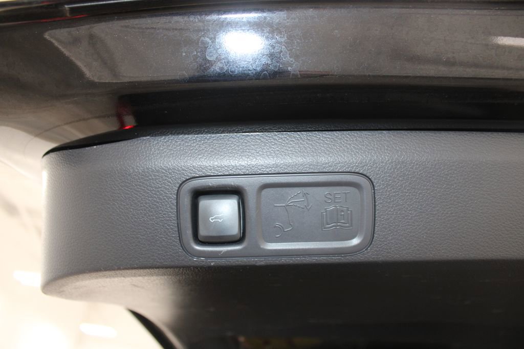 Used 2024 Ford Expedition XLT image 27