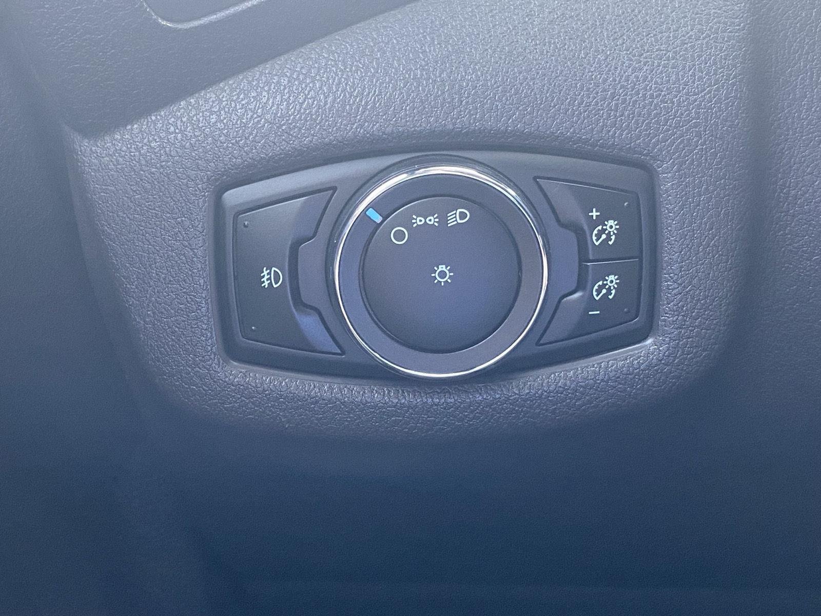 Used 2015 Ford Transit Connect XLT FWD image 23