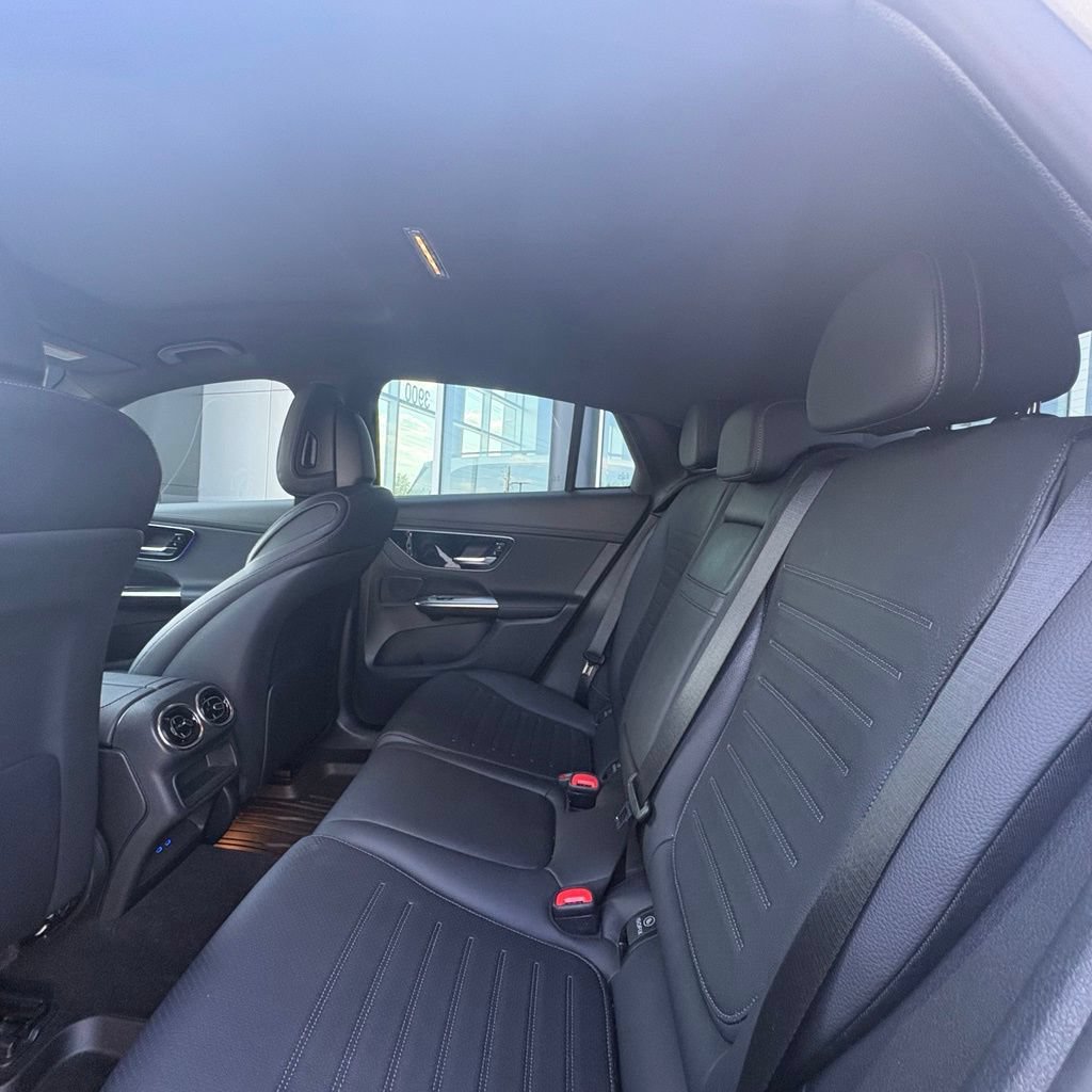 Used 2024 Mercedes-Benz GLC 300 4MATIC image 10