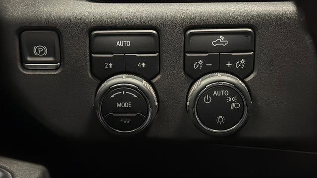 Used 2023 Chevrolet Silverado 1500 LT image 40