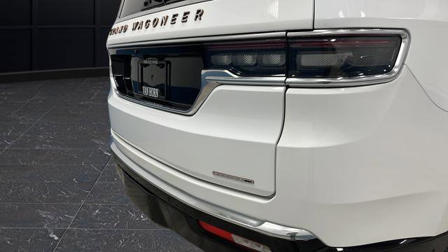 Used 2024 Jeep Grand Wagoneer Series III image 35