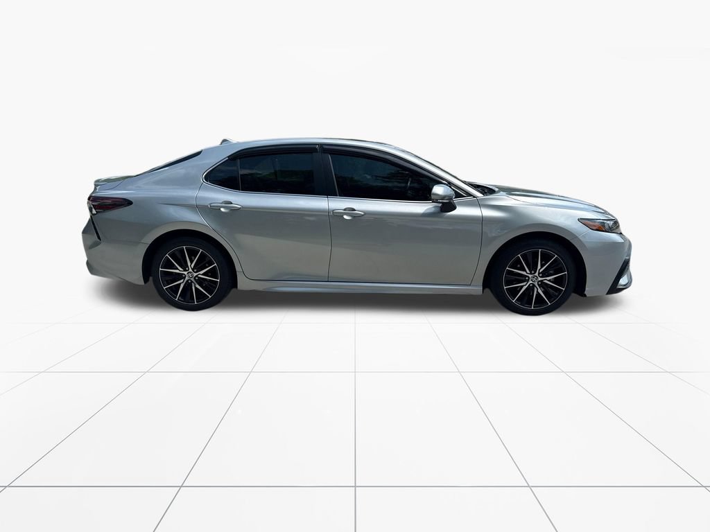 Used 2024 Toyota Camry SE FWD image 9