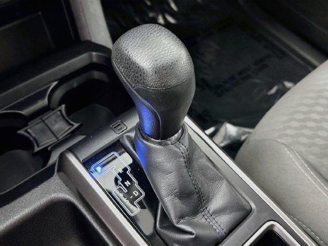 Used 2022 Toyota Tacoma SR5 RWD image 17