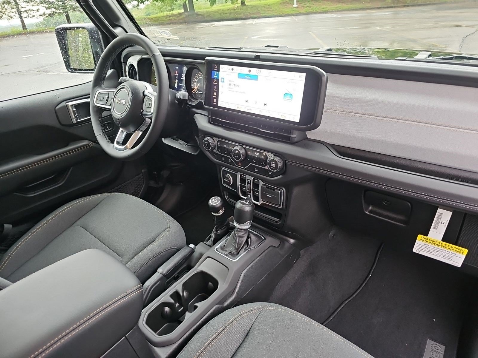 Used 2025 Jeep Wrangler Unlimited Sahara AWD/4WD image 13