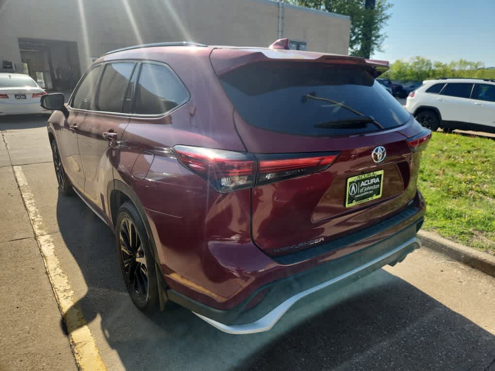 Used 2023 Toyota Highlander XSE FWD image 7