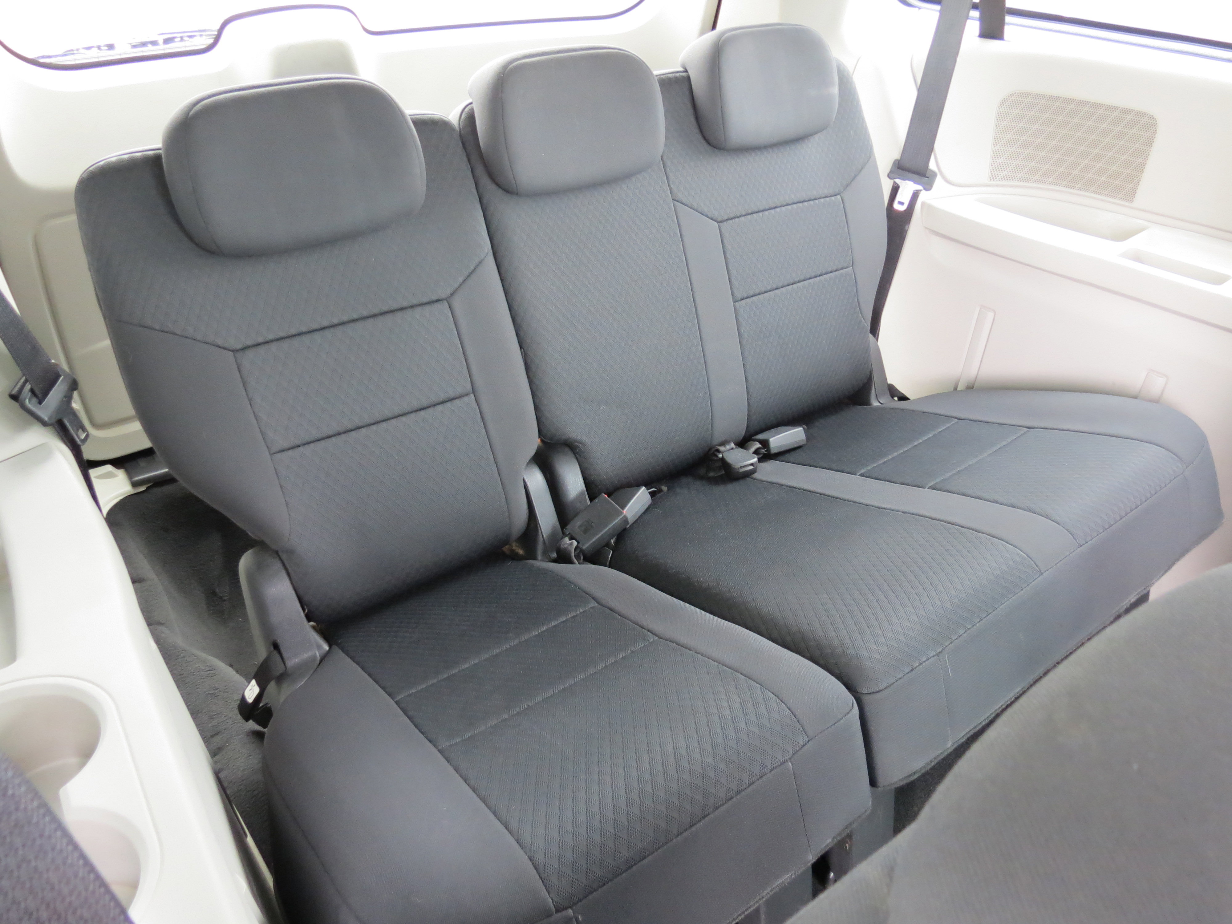 Used 2010 Dodge Grand Caravan SXT w/ Trailer Tow Group FWD image 32