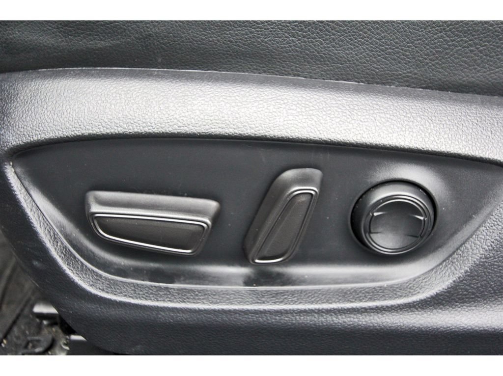 Used 2024 Toyota Camry SE FWD image 31