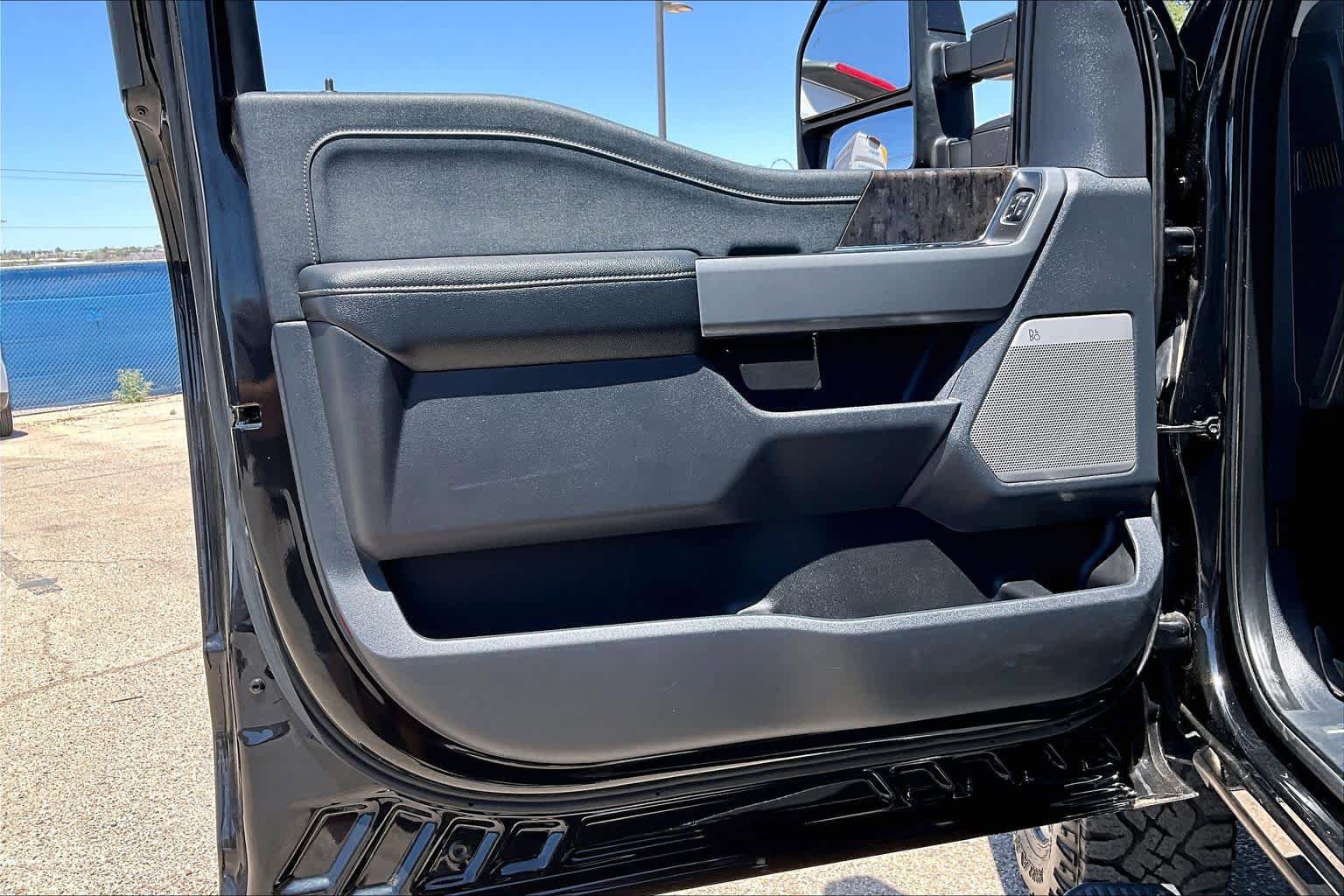 Used 2023 Ford F250 Lariat w/ Tremor Off-Road Package AWD/4WD image 21