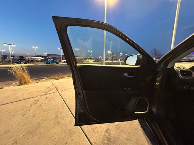 Used 2020 Jeep Compass Latitude w/ Cold Weather Group image 11