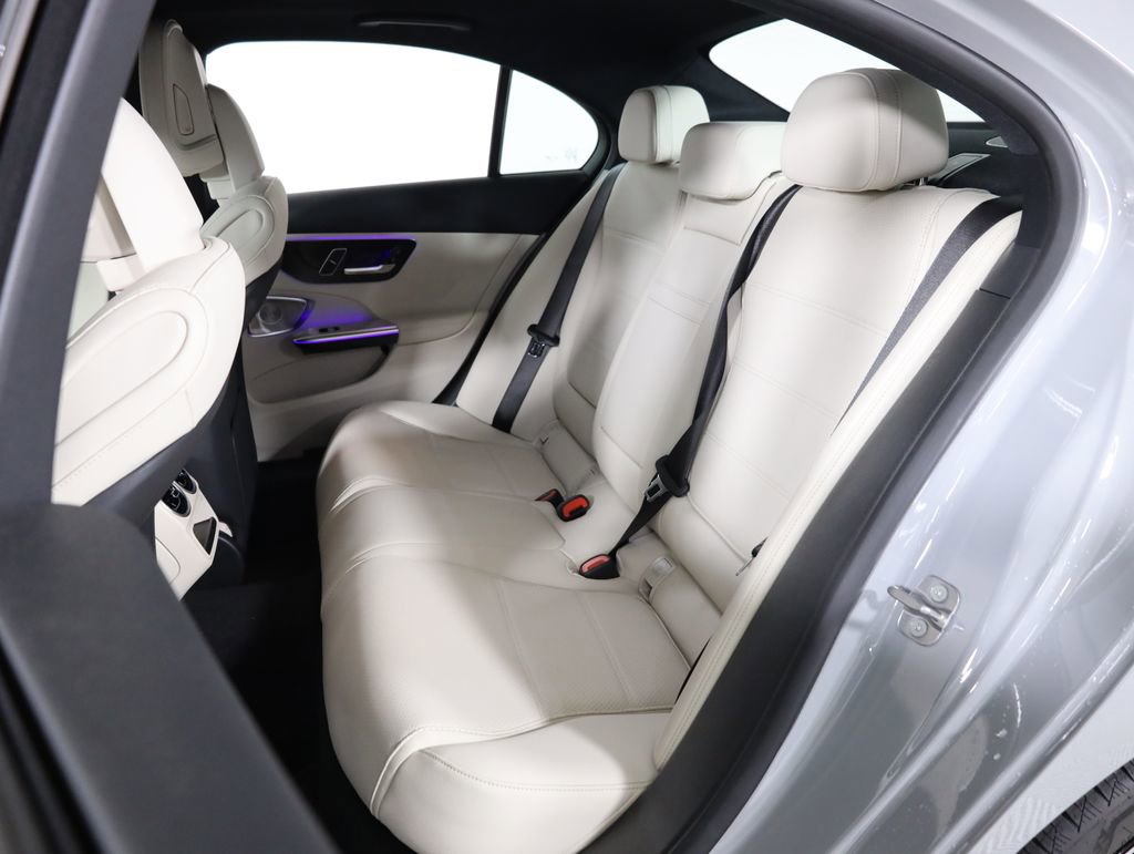 Used 2025 Mercedes-Benz C 300 4MATIC Sedan image 31