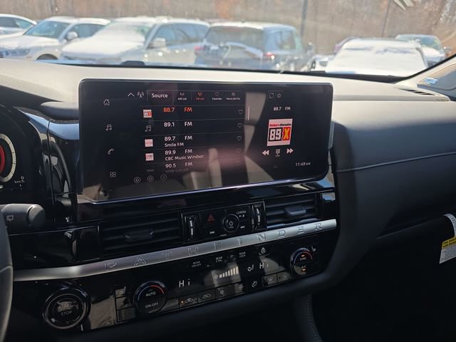 New 2026 Nissan Pathfinder SL w/ SL Premium Package AWD/4WD image 16