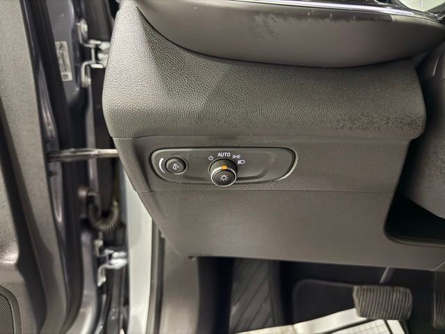 Used 2021 Buick Envision Essence FWD image 19