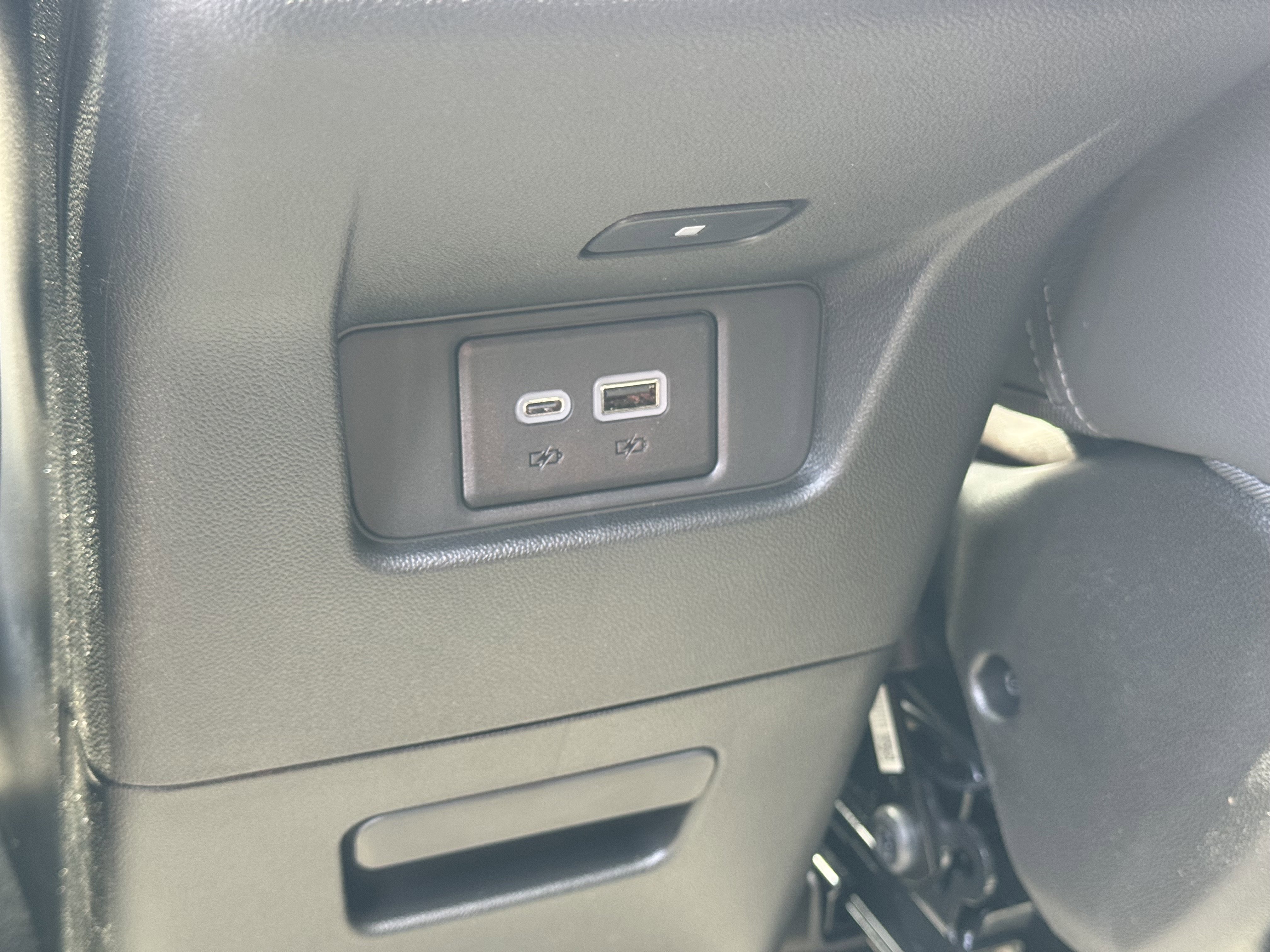 New 2025 Cadillac XT6 Luxury image 15