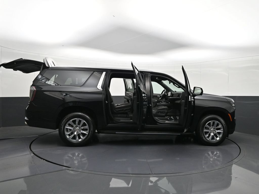 Used 2026 Chevrolet Suburban Premier AWD/4WD image 38
