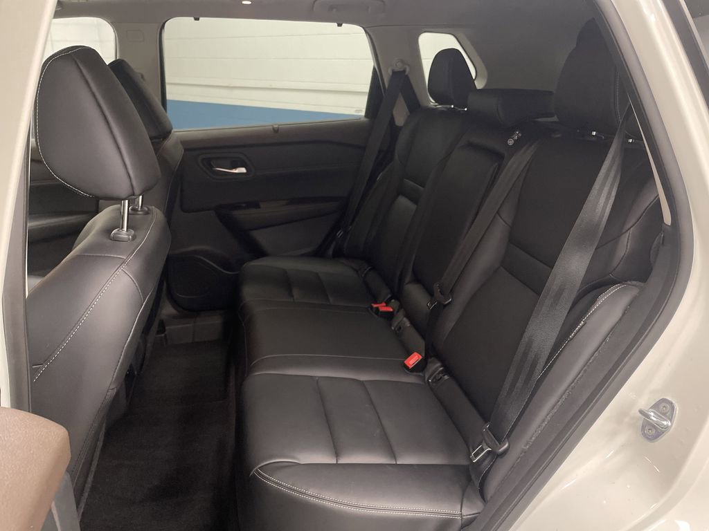 Used 2023 Nissan Rogue SL w/ SL Premium Package image 30