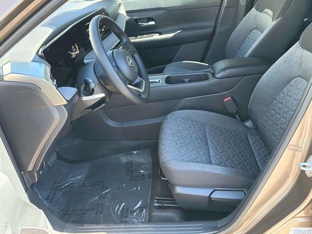 Certified 2025 Nissan Kicks SV image 24