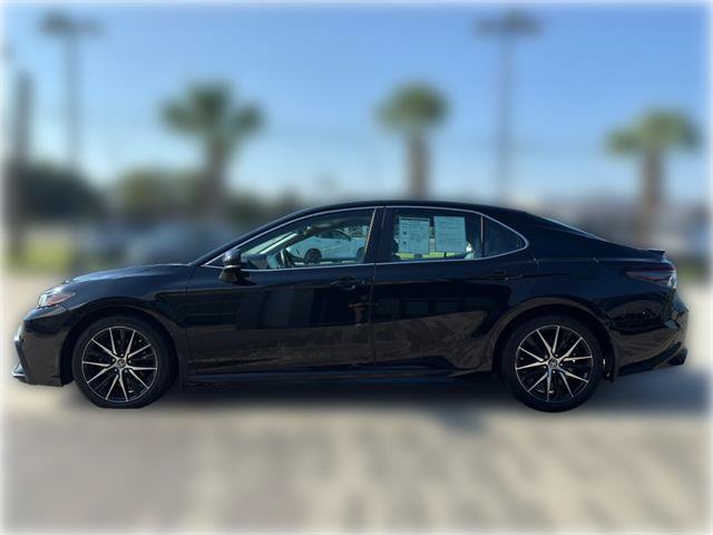 Used 2022 Toyota Camry SE FWD image 6