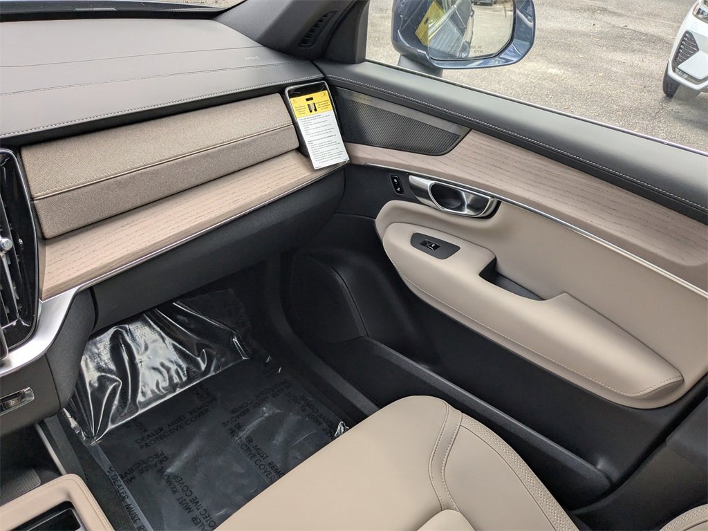 New 2026 Volvo XC90 B6 Plus w/ Protection Package Premier image 18