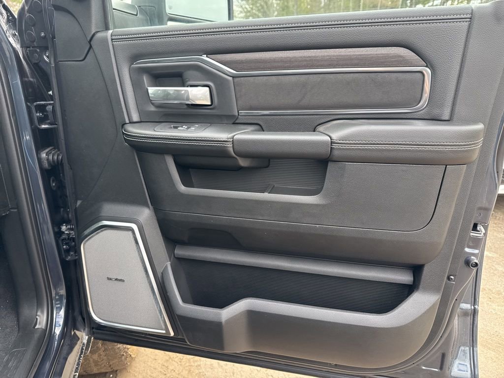 New 2026 RAM 2500 Laramie AWD/4WD image 33