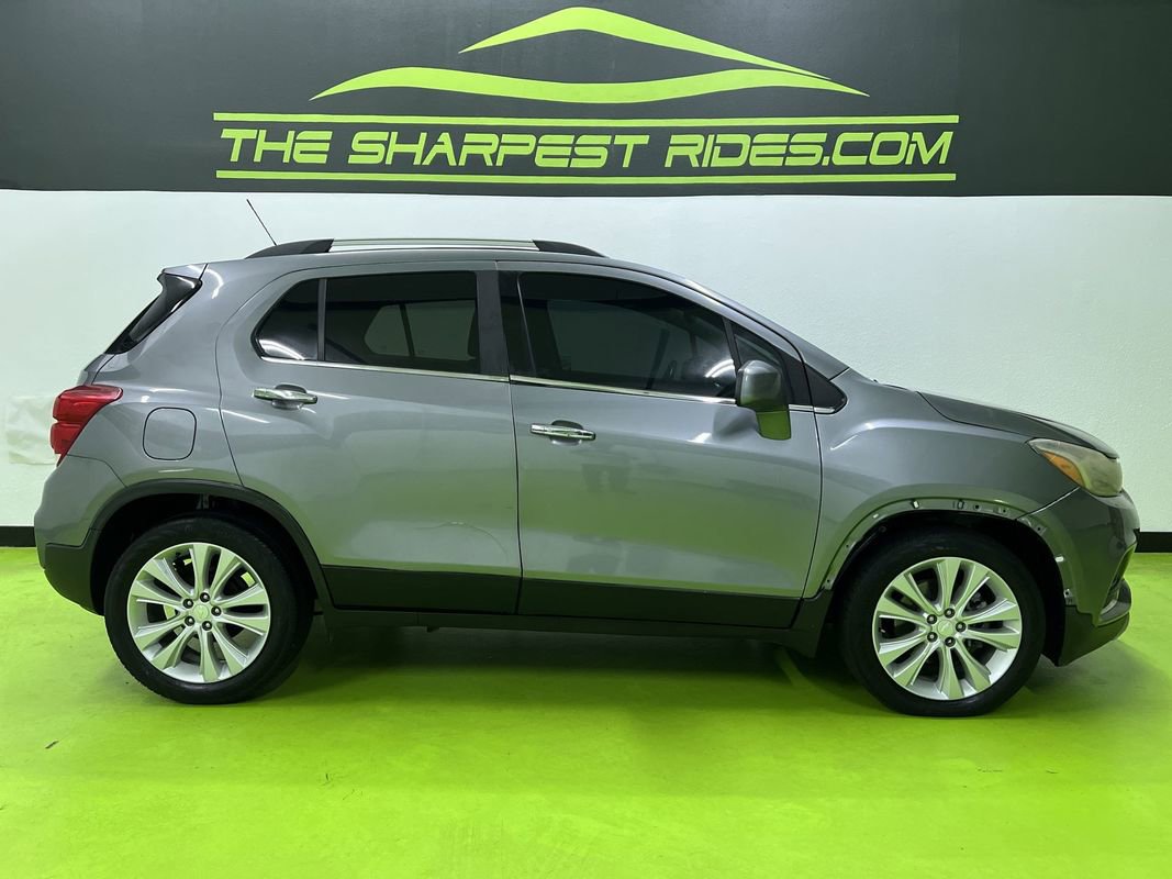Used 2020 Chevrolet Trax Premier w/ LPO, Cargo Package FWD image 10