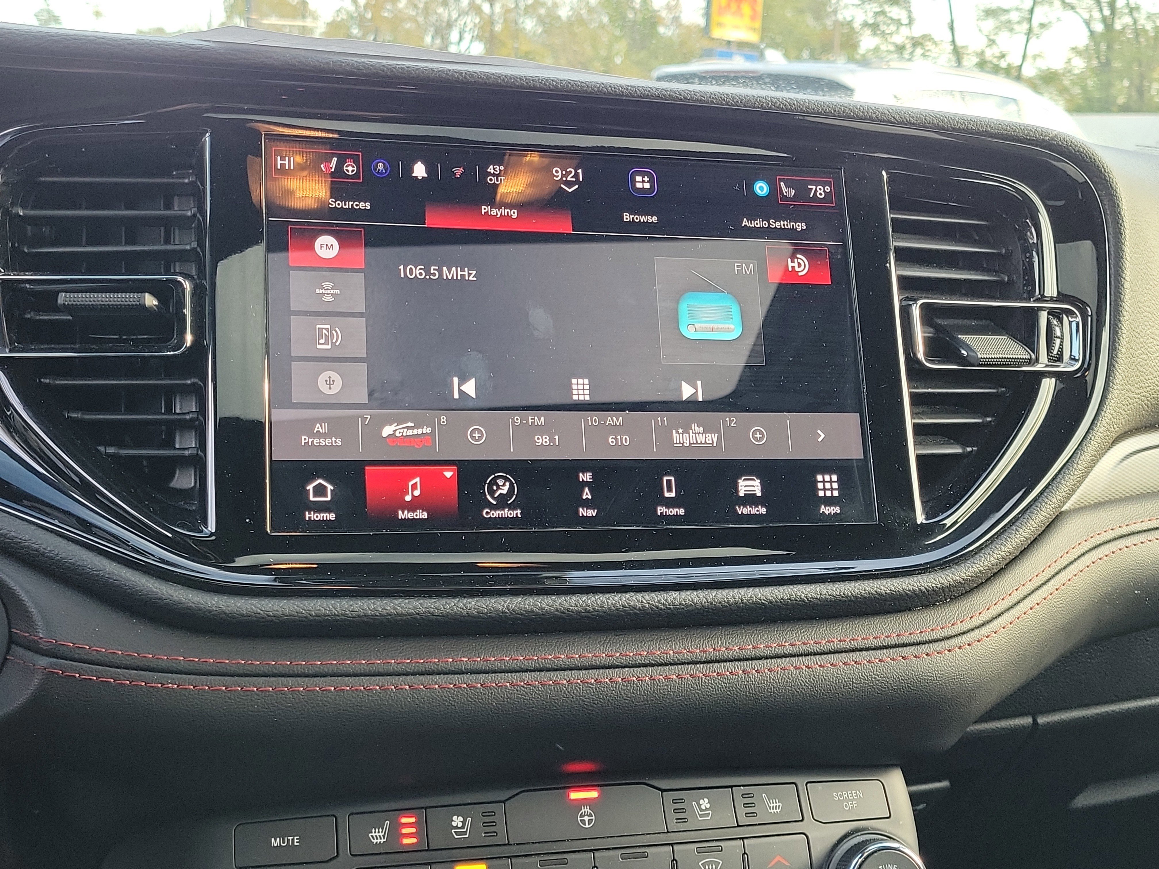 Used 2023 Dodge Durango GT image 26