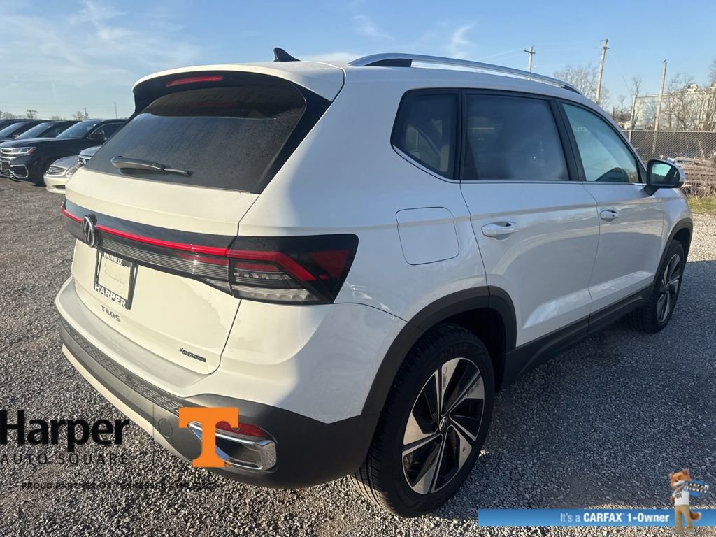 Used 2025 Volkswagen Taos SE w/ Panoramic Sunroof Package image 5