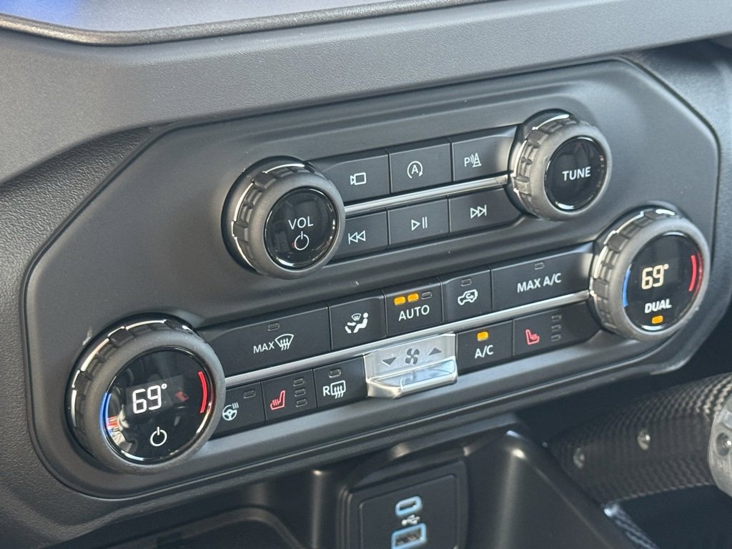 New 2025 Ford Bronco Raptor w/ Interior Carbon Fiber Pack image 31