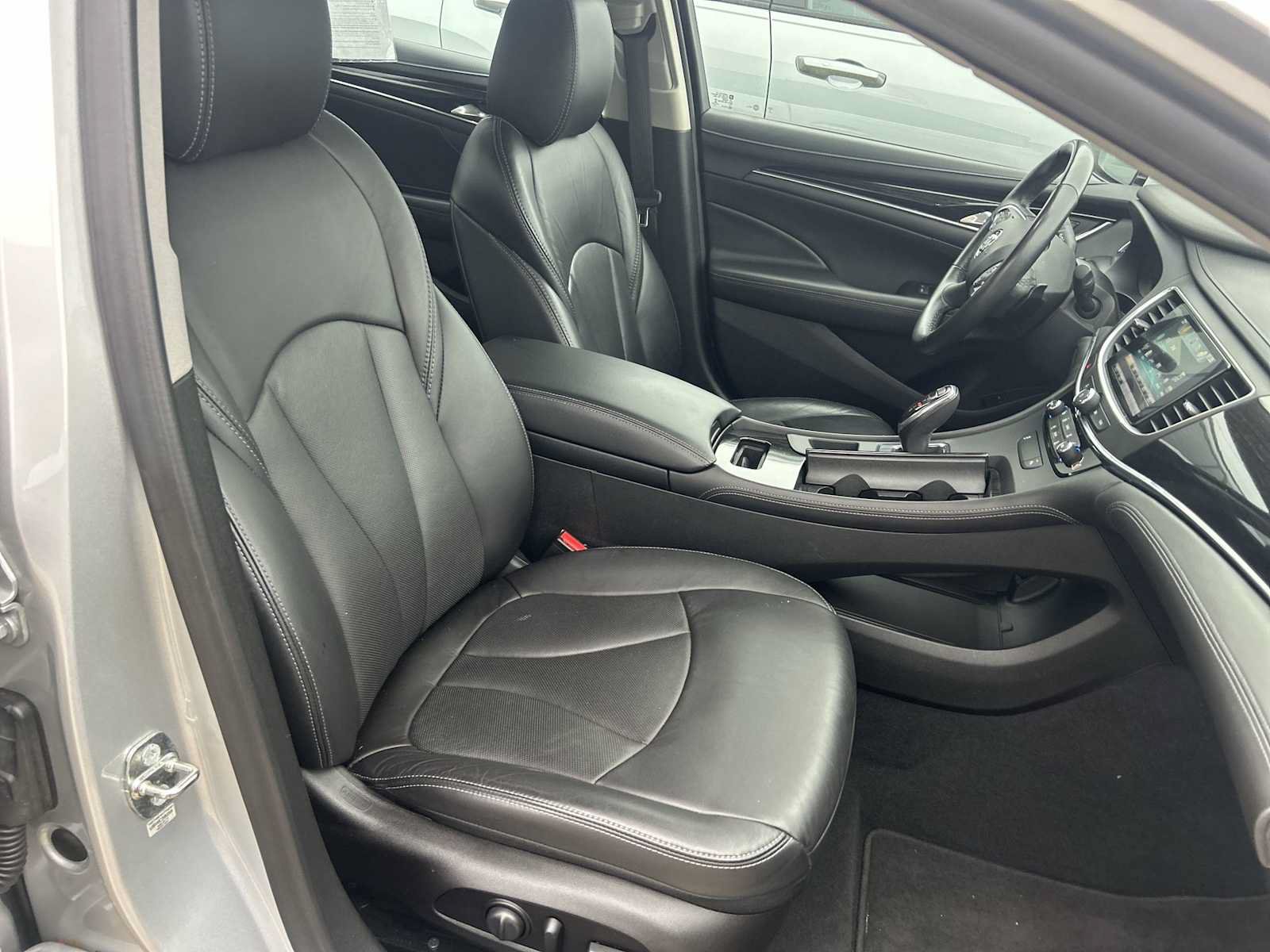 Used 2018 Buick LaCrosse Essence FWD image 27