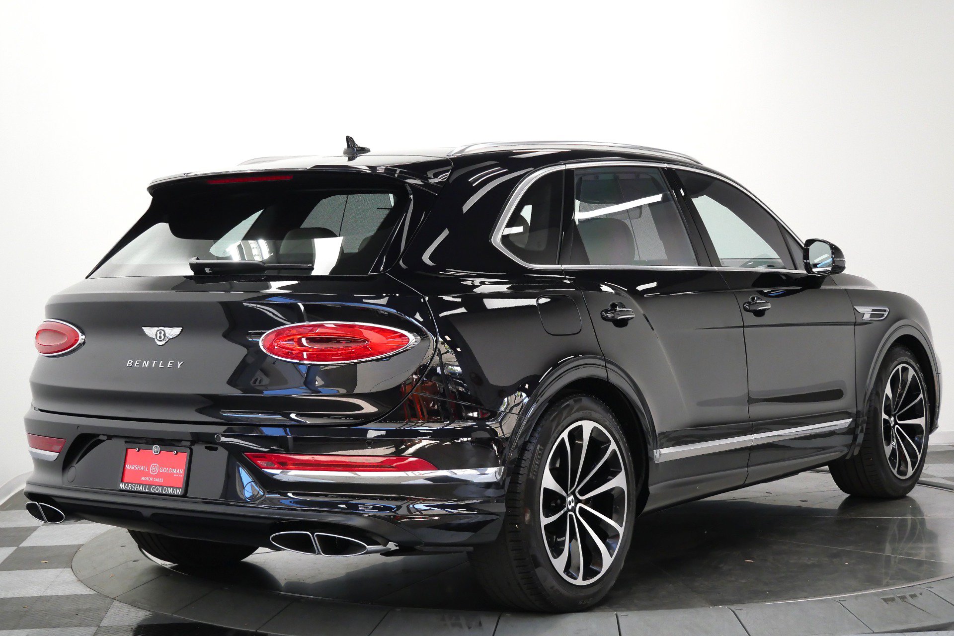 Used 2023 Bentley Bentayga AWD/4WD image 9