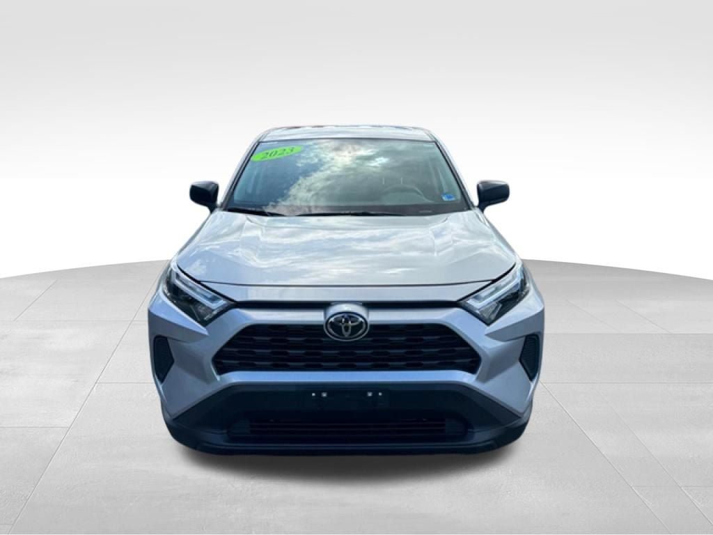 Used 2023 Toyota RAV4 LE AWD/4WD image 10