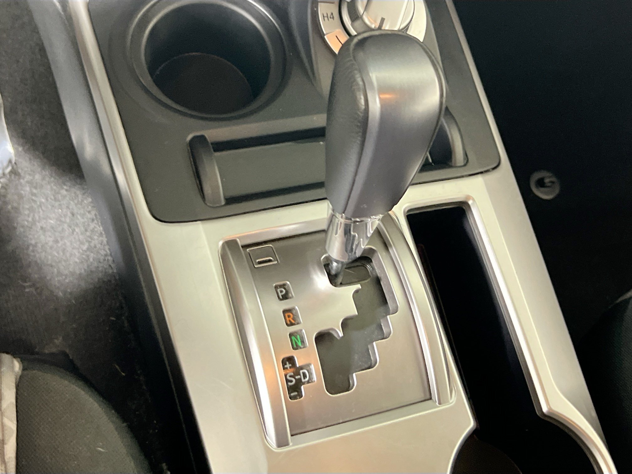 Used 2020 Toyota 4Runner SR5 AWD/4WD image 17