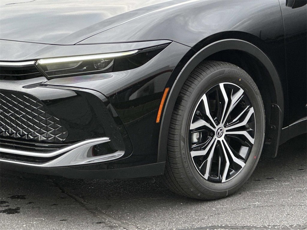 New 2026 Toyota Crown XLE image 7