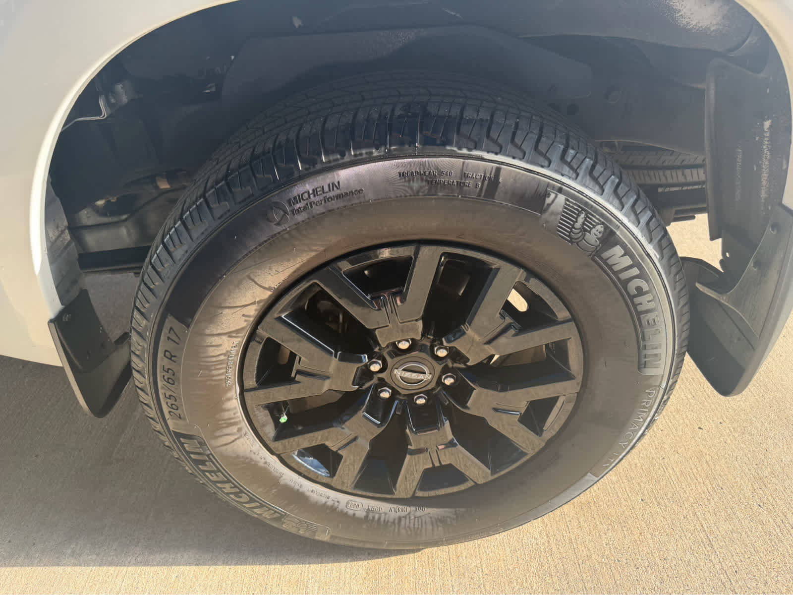 Used 2023 Nissan Frontier SV w/ Midnight Edition Package RWD image 11