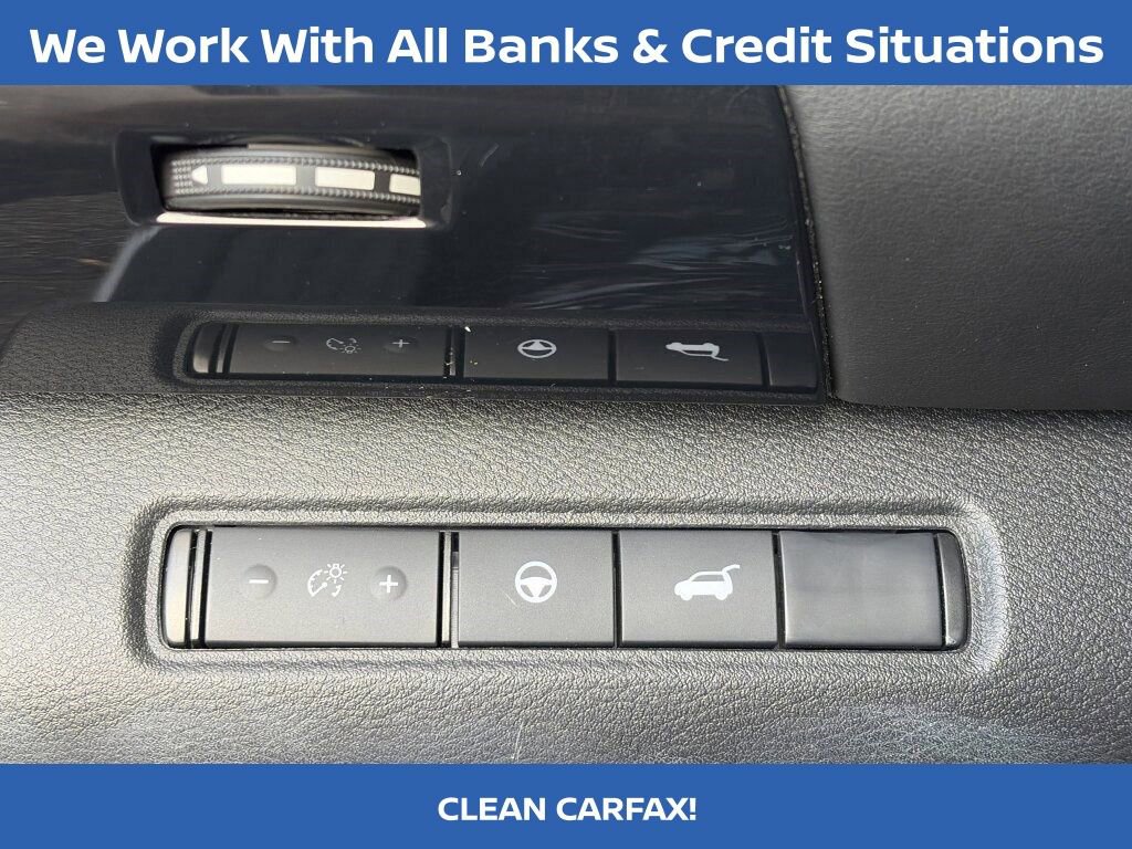 Certified 2025 Nissan Pathfinder SV image 26