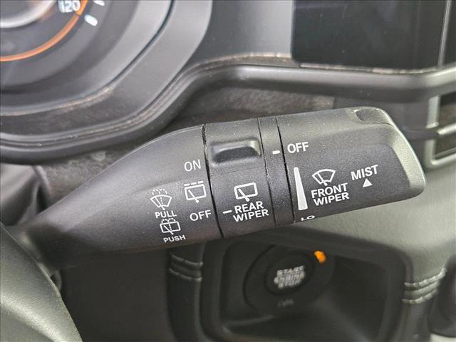 Used 2025 Jeep Wrangler Sahara image 15
