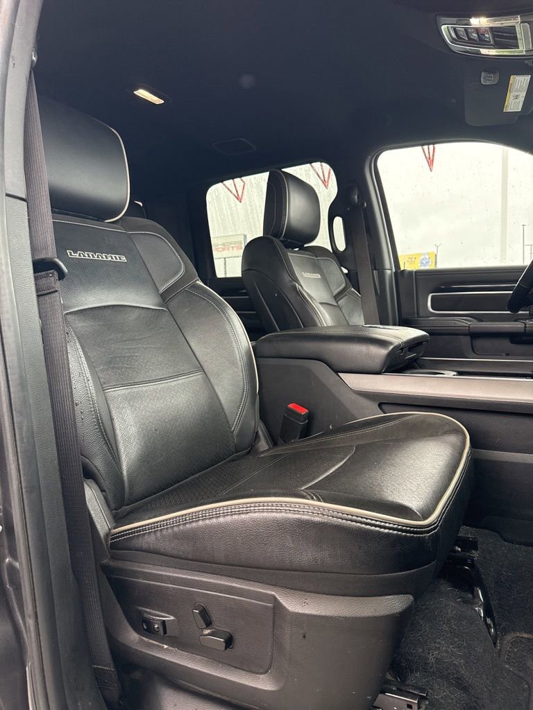 Used 2022 RAM 3500 Laramie image 29